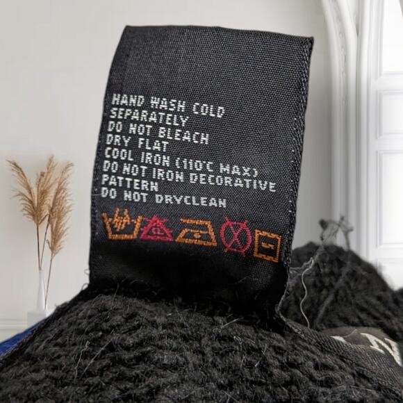 Vintage 90s IB Diffusion Beaded Flames Sweater Size M Black Silk Angora - Picture 13 of 13